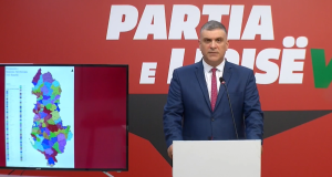 Blushi: Shkrirja e 15 bashkive cenon vetëqeverisjen vendore, harta e re të vendoset me referendum
