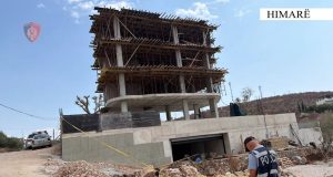 Himarë/ Ndërtimi i paligjshëm i objektit 5-katësh, AMP procedon 4 punonjës policie
