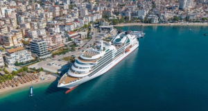 Kroçera “Seabourn Quest” mbërrin në Sarandë me 467 turistë: Vijon fluksi i vizitorëve në rivierën shqiptare