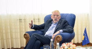 Walker paralajmëron thellim të përçarjes nëse partitë nuk bashkohen për presidentin e Kosovës
