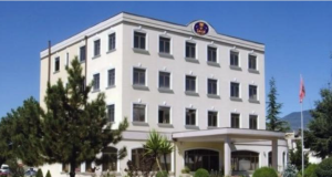 ELVIS LILA MERR DREJTIMIN E SHISH/ Çfarë ndodhi pas arrestimit të Vlora Hysenit?