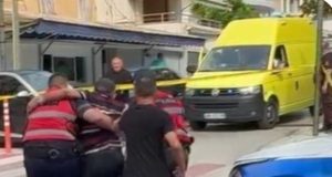 Atentat në qendër të Sarandës/ Vritet 42-vjeçari Artan Myrtaj, plagoset edhe një kalimtar
