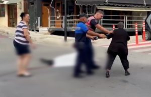 Dalin pamjet e atentatit ndaj “Tani i Ruzhdiut” në Sarandë, autorët me skafandër dhe dy armë