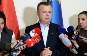Braçe dhe Sinaj votojnë kundër, reagon Balla: Vendimi i grupit është vota pro