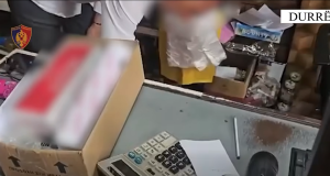 Shiste cigare dhe fishekzjarre kontrabandë, arrestohet 46-vjeçari në Durrës