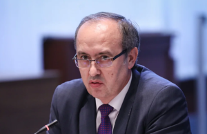 Hoti kërkon mbledhjen urgjente të Kuvendit: Institucionet e Kosovës të reagojnë pas aktgjykimit në Hagë