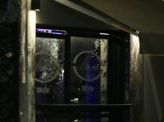 Sulmi me kallashnikov ndaj kafenesë shqiptare në Athinë. Dyshohet se urdhri erdhi nga burgu