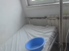 Në Lushnjë të hanë minjtë, Korreshi publikon pamjet nga Pediatria: Lagështirë dhe mure të dëmtuara