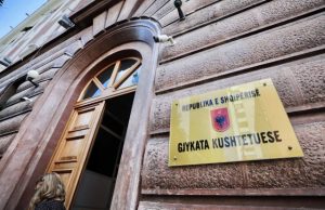 Rama i ftoi në takim/ Magjistratët çojnë në Kushtetuese formulën e re të pagave