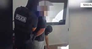Fshihej në një fshat të Shijakut/ 19-vjeçari kapet për plagosjen e 3 personave