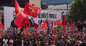 “Marshi për Liri” mbush sheshet në Prishtinë në prag të verdiktit të Gjykatës Speciale