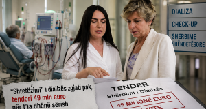 Klodiana Spahiu shkarkon drejtoreshën e Sterilizimit pasi dha tenderin 50 mln euro të dializës