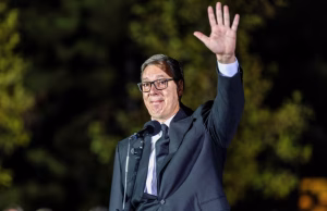 Aleksandar Vuçiç jep dorëheqjen si president i Serbisë