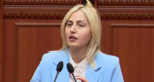 Përplasje në Kuvend për Kosovën/ Zhupa: “Rama shkoi me avion special për Gjykatën Speciale”, Peleshi: Do votojmë deklaratë