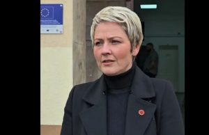 Ardita Sinani voton në Serbi, thirrje shqiptarëve të Luginës: “Sot vendoset e ardhmja jonë”
