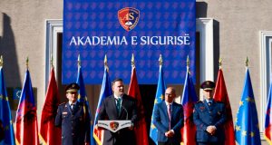 Demo tek Akademia e Sigurisë: Një standard i ri, nis nga brezi i ri. Rritje e konsiderueshme pagash për Policinë e Shtetit