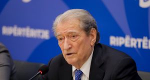 Shkrirja e 15 bashkive/ Berisha thirrje për protestë para Kuvendit