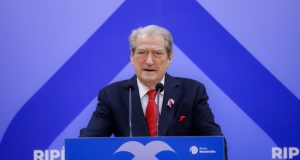 Berisha thirrje për bojkot të mësimit: Biznesmenët t’i bashkohen protestës, Rama të japë dorëheqjen