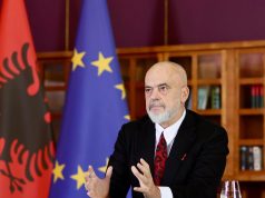 “Kush janë këta?”/ Rama sulmon protestuesit: Kanë marrë peng Tiranën, nuk flasin në emër të popullit
