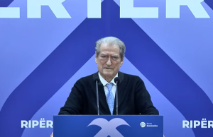 Berisha thirrje shqiptarëve: Nesër studentët dhe gjimnazistët kanë më shumë se kurrë nevojë për mbështetje