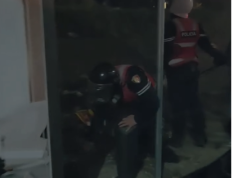 Skandaloze/ Komisariatet 1-2 dhe 4 urdhërohen në radio për të kryer masakra ndaj protestuesve