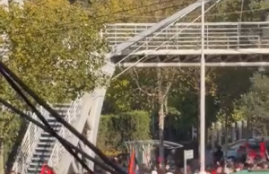 Policia bllokon gjimnazistët e Kamzës që duan t’i bashkohen protestës në Tiranë