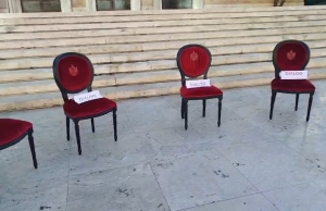 Rama bën lëvizjen e papritur, karriget e dialogut dalin në bulevard!