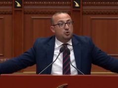 Korreshi “sulmon” praninë besnike, “Shkoni në Divjakë, merrni valle, por mandatin e merrni dot?”