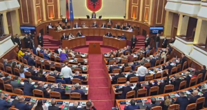 85 vota pro për Territorialen/ Rama dhe Balluku në Kuvend, Bardhi hedh ujë, Braçe voton pro reformës