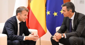Macron dhe Sánchez hapin derën për rikthimin e Britanisë në BE: Mirë se u kthyet!