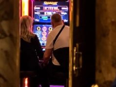 Maqedonia e Veriut/ Skandal në ekskursionin e Monte Karlos? Drejtoresha e zv/drejtori luanin në kazino, nxënësit prisnin në holl