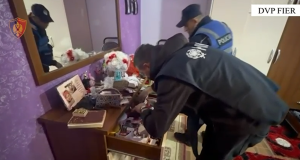 Mbi 92 mijë euro dhe miliona lekë të sekuestruara në Fier, 14 persona nën hetim