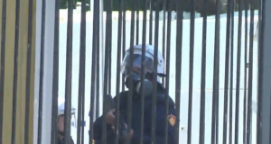 Studentët: Policia po na qëllon me plumba gome