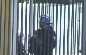 Studentët: Policia po na qëllon me plumba gome