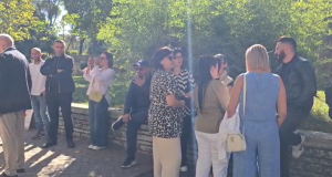 Protestë para Kuvendit. Banorët e Memaliajt dhe Fushë-Arrëzit kundër hartës së re territoriale
