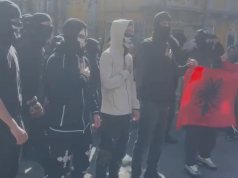 Dita e shtatë e protestave, të rinjtë mblidhen para Ministrisë së Arsimit: Kërkojnë dorëheqjen e Ramës