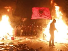 Revolta e të rinjve/ “Përmirësim i sistemit arsimor”, DW: Studentët protestues përplasen me policinë