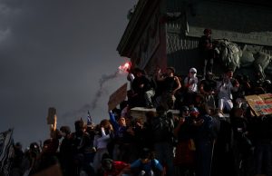 Qeveria franceze premton 3,000 mësues zëvendësues për shkollat në krizë!