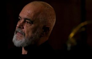Rama për mediat greke: Nuk jap dorëheqjen, qeveritë ndryshojnë me zgjedhje dhe jo me Molotovë