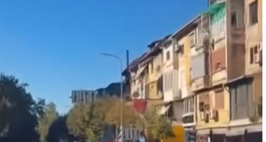Protesta zgjerohet në Tiranë. Studentët e Mjekësisë bojkotojnë mësimin, marshojnë drejt qendrës
