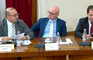 Harta e re territoriale ndez “ligjet”. Korreshi e Strazimiri përplasen me Manjën për bashkitë
