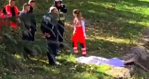 Trupi i pajetë në Lanë/ Policia: Një person i dehur është zhveshur dhe hedhur në lumë