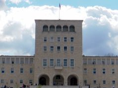 Ku po shkon arsimi në këtë vend! Tema e diplomës, tashmë blihet me 400 euro