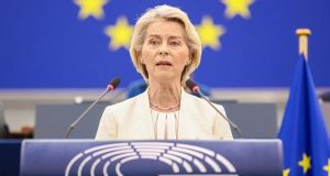 Von der Leyen dënon sulmin në Riad: Po e shtyn rajonin drejt një spiraleje dhune